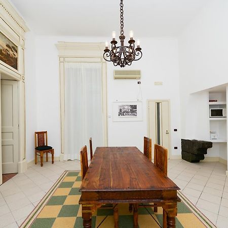 شقة Residenza Santa Chiara نابولي المظهر الخارجي الصورة
