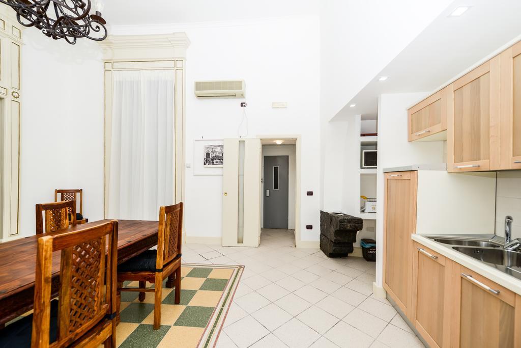 شقة Residenza Santa Chiara نابولي المظهر الخارجي الصورة