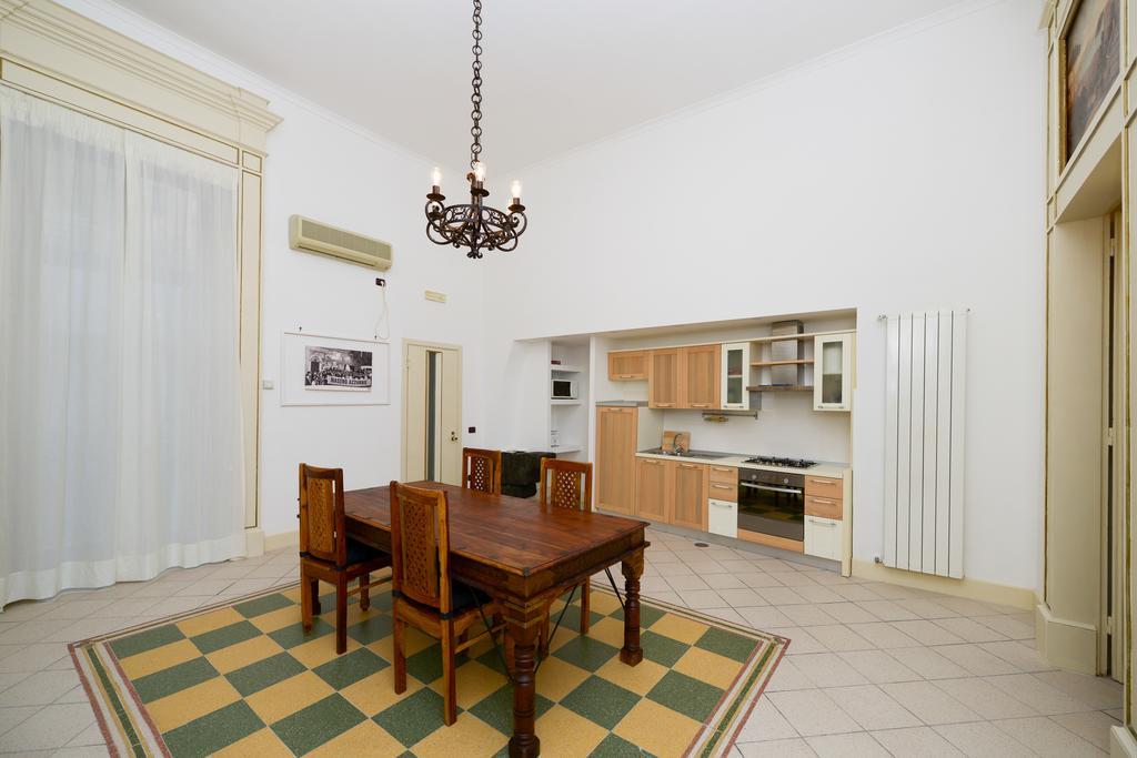 شقة Residenza Santa Chiara نابولي المظهر الخارجي الصورة